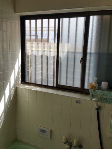 浴室窓