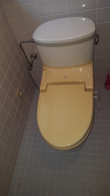 タンクの無いタイプのトイレ取替工事
