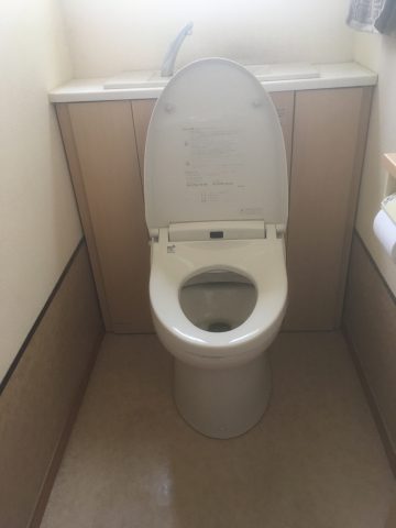 姫路市　シャワートイレ便座を交換