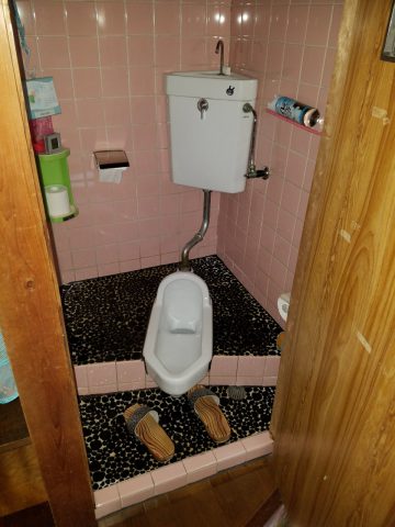 狭小和式トイレ