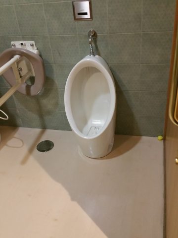 施設　トイレ床貼替え　姫路