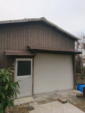 太子町　納屋庇の波板トタンやり替え