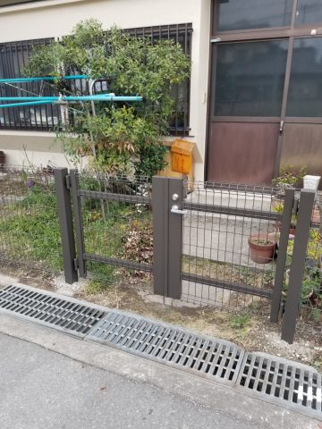 姫路市　フェンス新設工事（犬の糞ガード！）