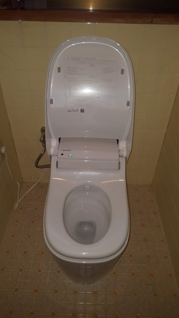 自動開閉、自動洗浄トイレ交換