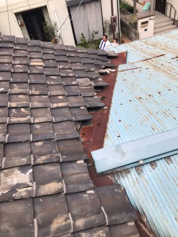 姫路市　雨漏りの為トタン屋根葺き替え工事