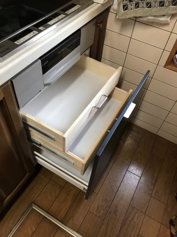 太子町　コンロ下のスペースを有効活用