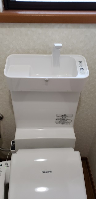 赤穂市　手洗い付トイレ取替工事