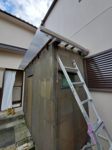 姫路市　物置小屋屋根波板張替え