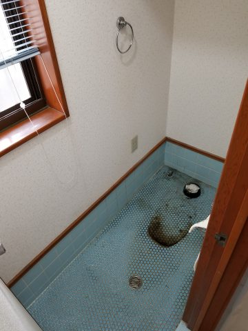 姫路市既存のトイレを撤去後