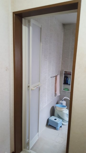 浴室ドア取替工事