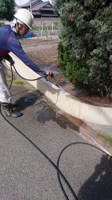 外壁塗装の工程の一つ高圧洗浄