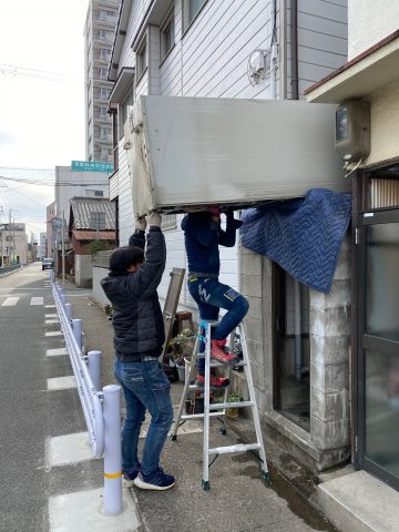 ダイキンエコキュート　狭い所