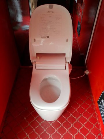 トイレ取替施工後