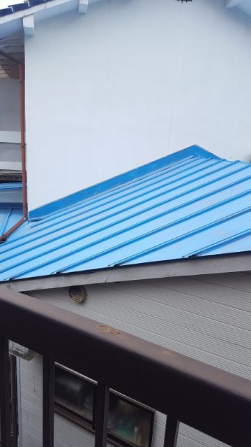 屋根が色あせているので屋根塗装工事