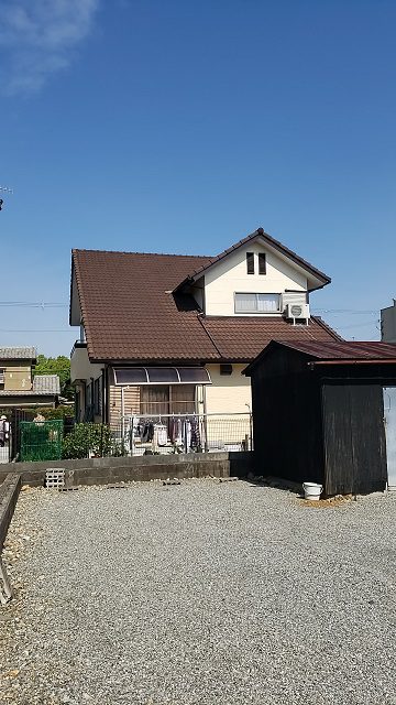 屋根瓦をお洒落な色に塗替え！施工前