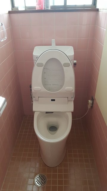 長い間使用したトイレを交換！施工後