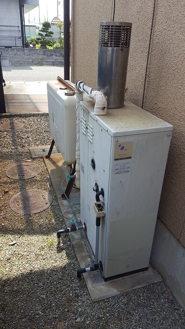 石油給湯機の取替！施工前