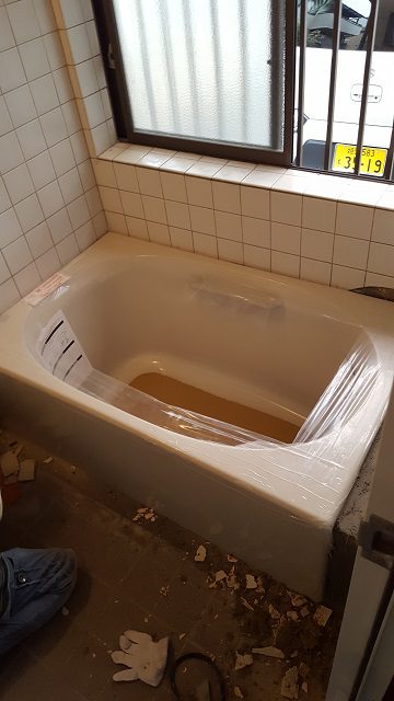 浴槽改修工事　施工中