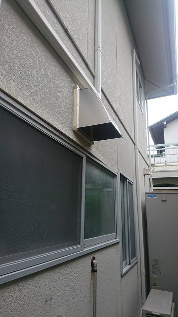 屋外フードを新しく　施工後