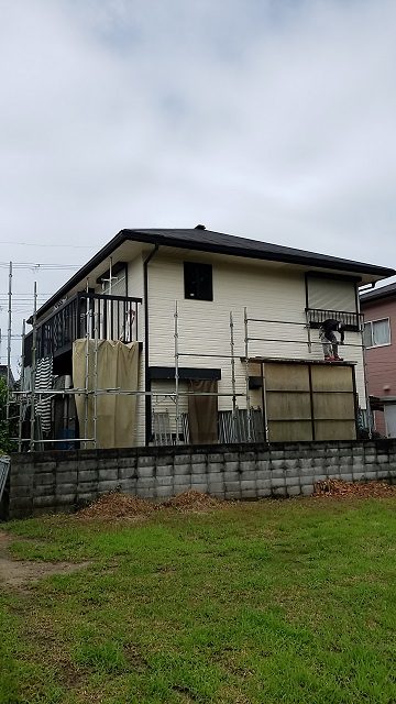 外壁・屋根塗装　施工中