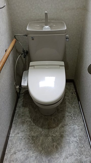 トイレ取替　施工前