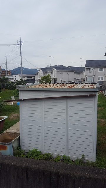 物置屋根塗装　施工前