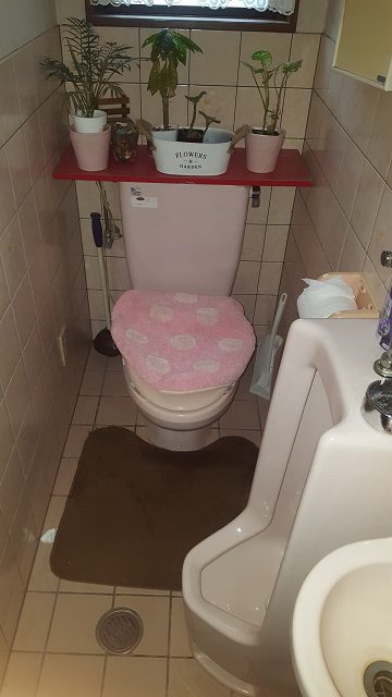 トイレ取替・小便器撤去　施工前