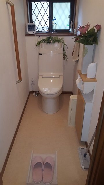 トイレの取替工事　施工前
