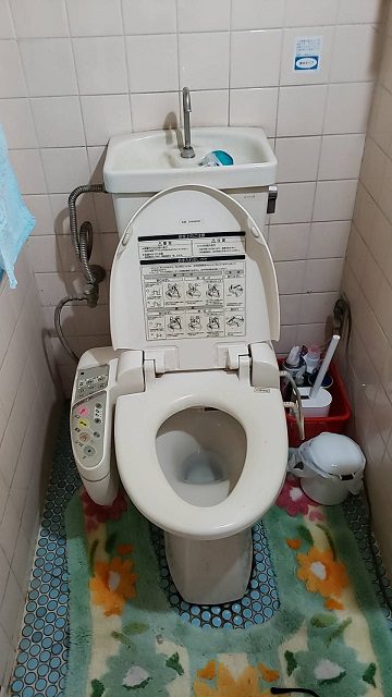 トイレのリフォーム　施工前