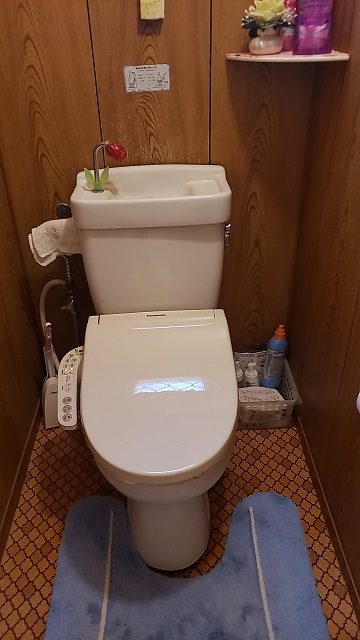 トイレのリフォーム　施工前