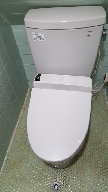 トイレの取替　施工前