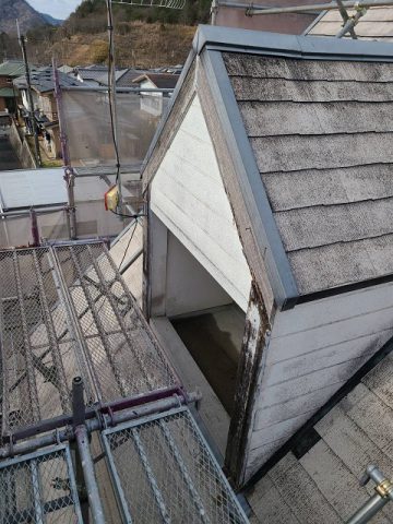 屋根鳩小屋破風修理　施工前