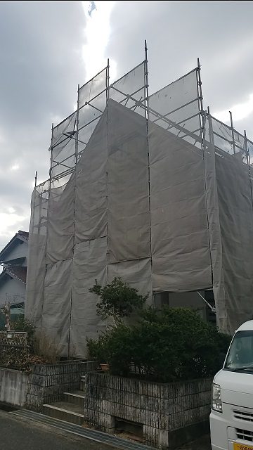 外壁・屋根塗装　施工中