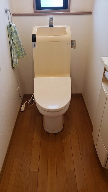 トイレのリフォーム　施工前