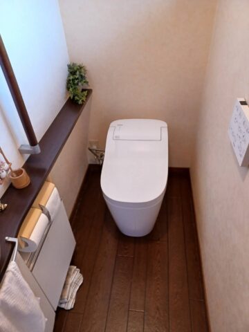 姫路市　水漏れしたトイレの交換