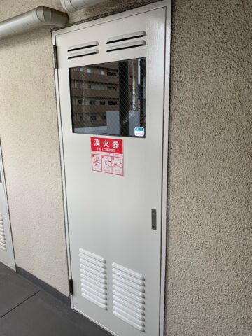 姫路市　マンションのドアを塗装しました！