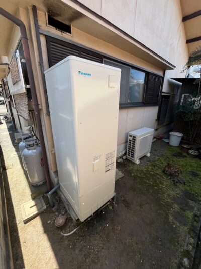 姫路市　丸型電気温水器をエコキュートへの工事