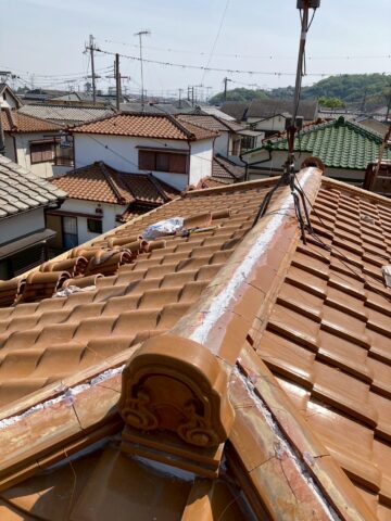 高砂市　雨漏り修繕のための棟瓦積み直し