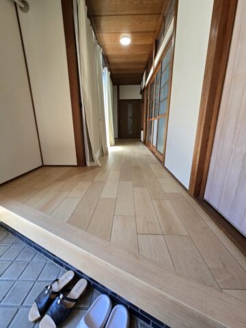姫路市　廊下床壁改修工事