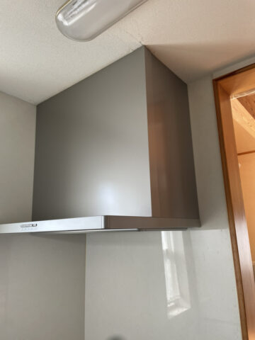 加古川市　ファンのネジが壊れレンジフード交換