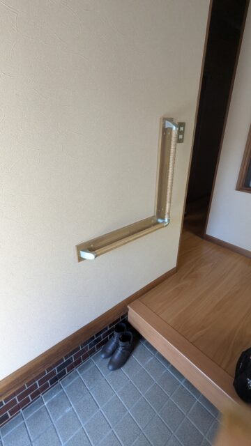 揖保郡 玄関手すり新設工事