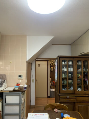 姫路市 ダイニングの壁紙塗装