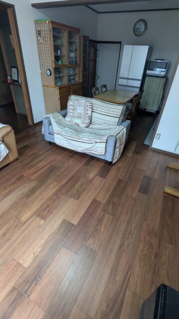 姫路市　リビング床上貼り工事