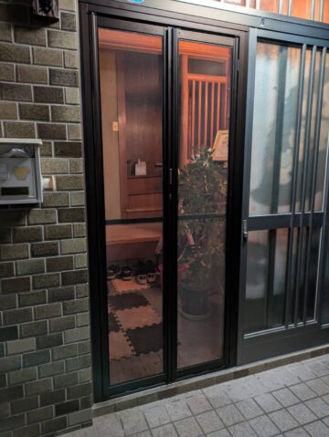 姫路市 玄関網戸の取替