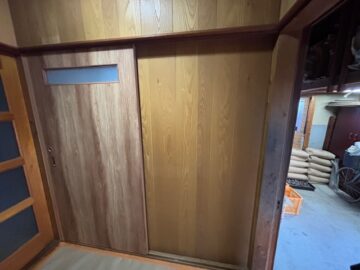 姫路市　脱衣室の引き戸を交換